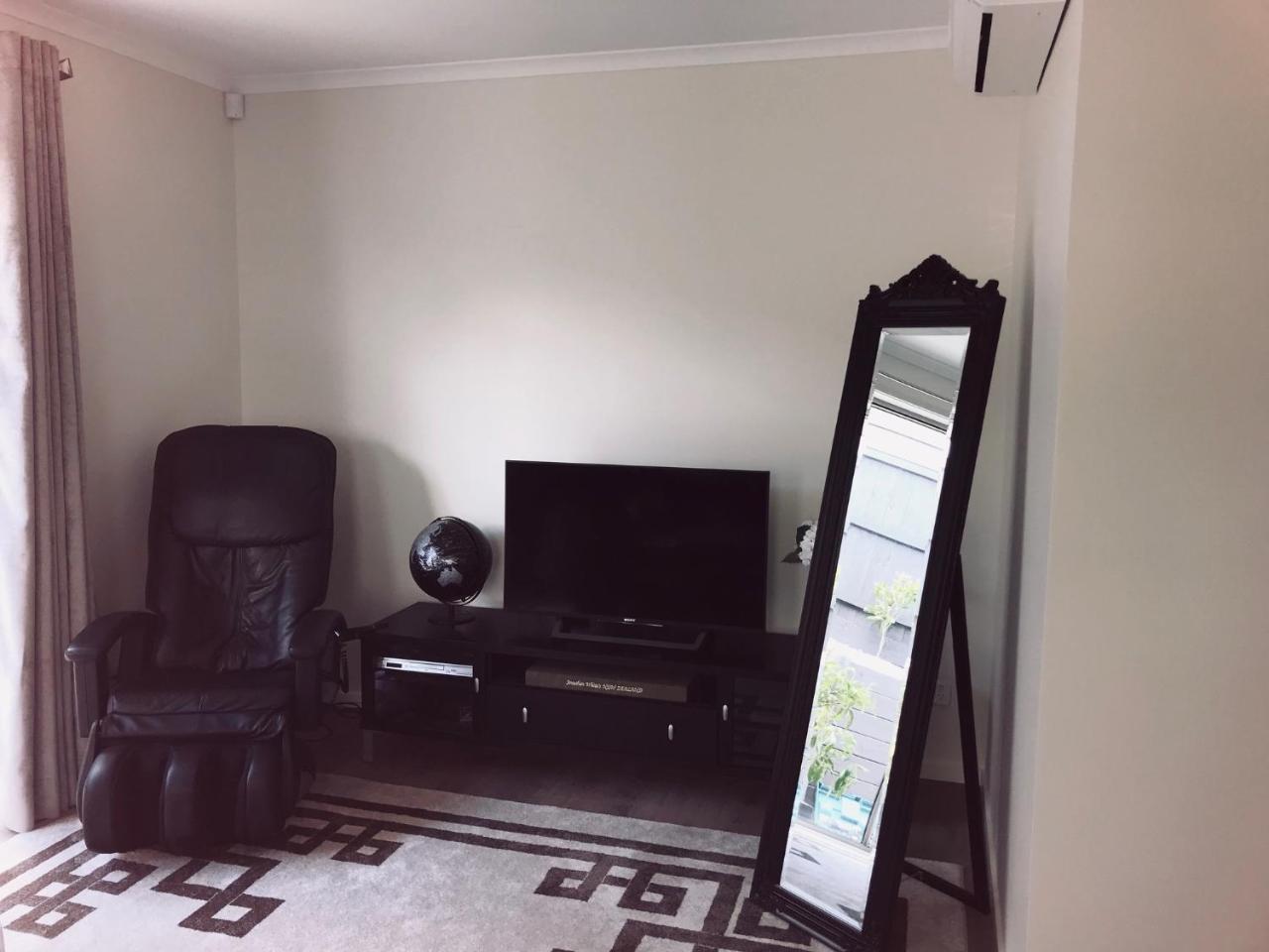 Modern Self Contained Apartment In Riverhead Luaran gambar